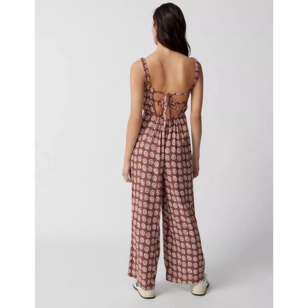 New Urban Outfitters Sleeveless Jumpsuit Small Brown Wide Leg NWT *Small Flaw* - Picture 7 of 16